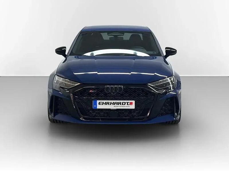 Neu Audi RS3 Ambiente 294 PS (216 kW) 2026 Blau Limousine