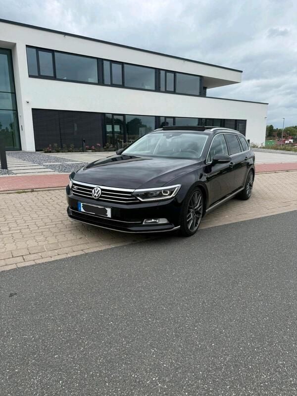 Schwarz Gebraucht 2015 VW Passat Kombi | 19.000 € - Bild 1/4