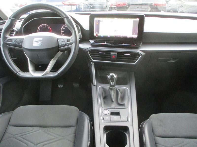 Gebraucht Seat Leon 116 PS (85 kW) 2022 Silber Limousine