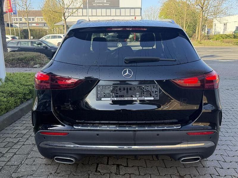 Gebraucht Mercedes GLA200 Advanced Plus 177 PS (130 kW) 2024 Schwarz SUV