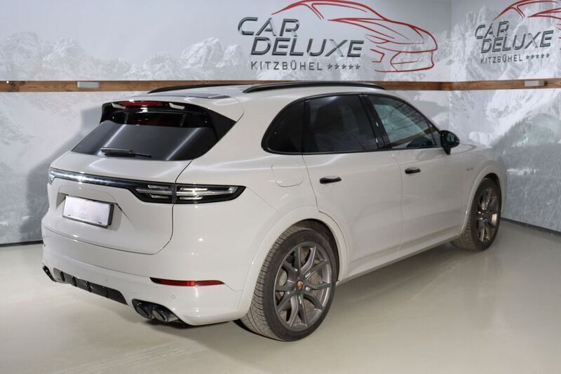 Gebraucht Porsche Cayenne 462 PS (339 kW) 2022 Grau SUV