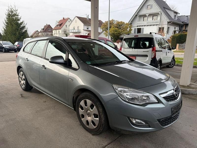 Silber Gebraucht 2012 Opel Astra Selection Kombi | 2.650 € (Guter Preis) - Bild 1/4
