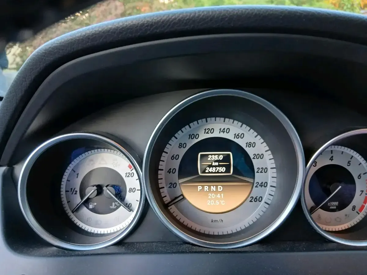 Gebraucht Mercedes C180 156 PS (114 kW) 2012 Silber Kombi