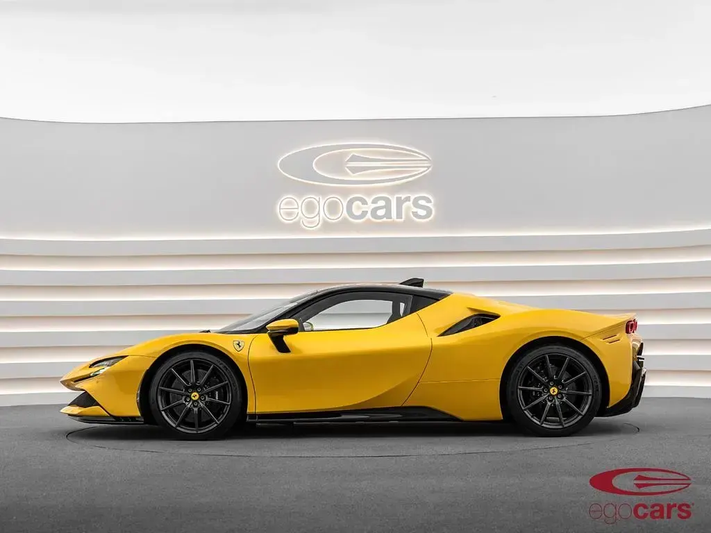 Gebraucht Ferrari SF90 2022 Gelb Cabrio