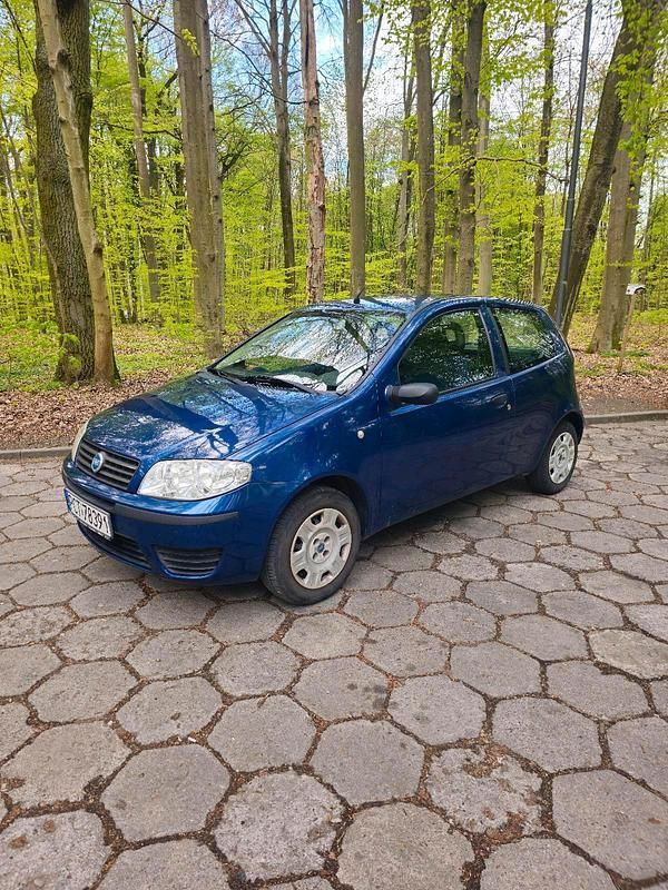 Blau Gebraucht 2004 Fiat Punto Kleinwagen | 550 € (Guter Preis) - Bild 1/4