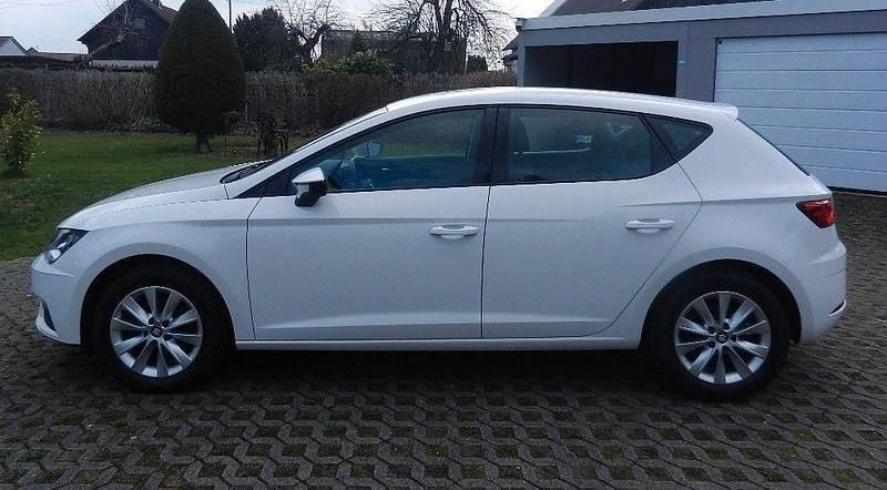Gebraucht Seat Leon Style 131 PS (96 kW) 2019 Weiß Limousine