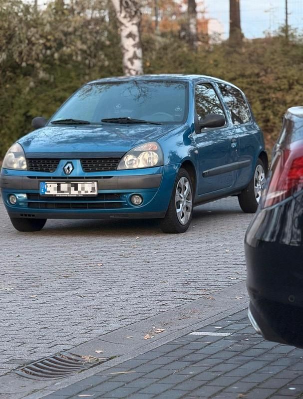 Blau Gebraucht 2004 Renault Clio II Kleinwagen | 650 € (Superpreis) - Bild 1/4