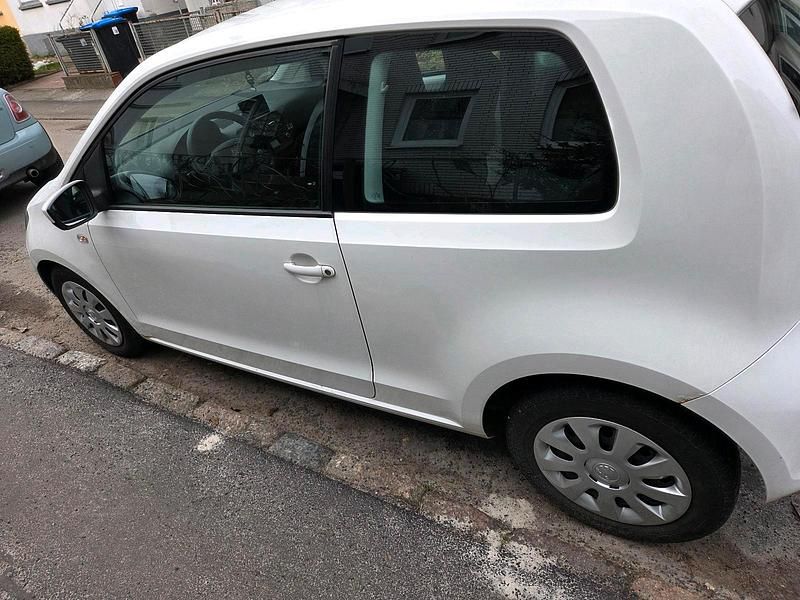 Gebraucht Skoda Citigo Active 60 PS (44 kW) 2013 Weiß Kleinwagen