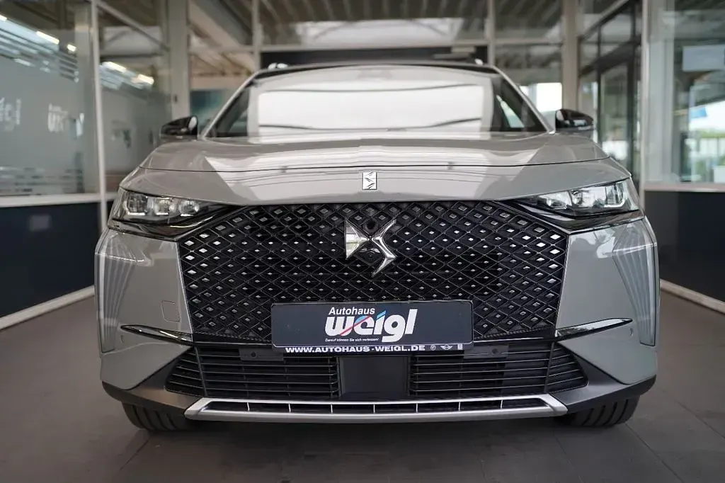 Gebraucht DS Automobiles DS7 Crossback Opera 131 PS (96 kW) 2024 Grau SUV