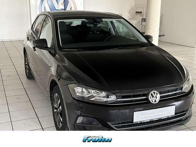 Deep black perleffekt (schwarz) Gebraucht 2020 VW Polo IQ Drive Limousine | 14.250 € (Fairer Preis) - Bild 1/4