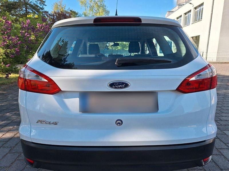 Second-hand Ford Focus Trend 105 CP (77 kW) 2011 Alb Break