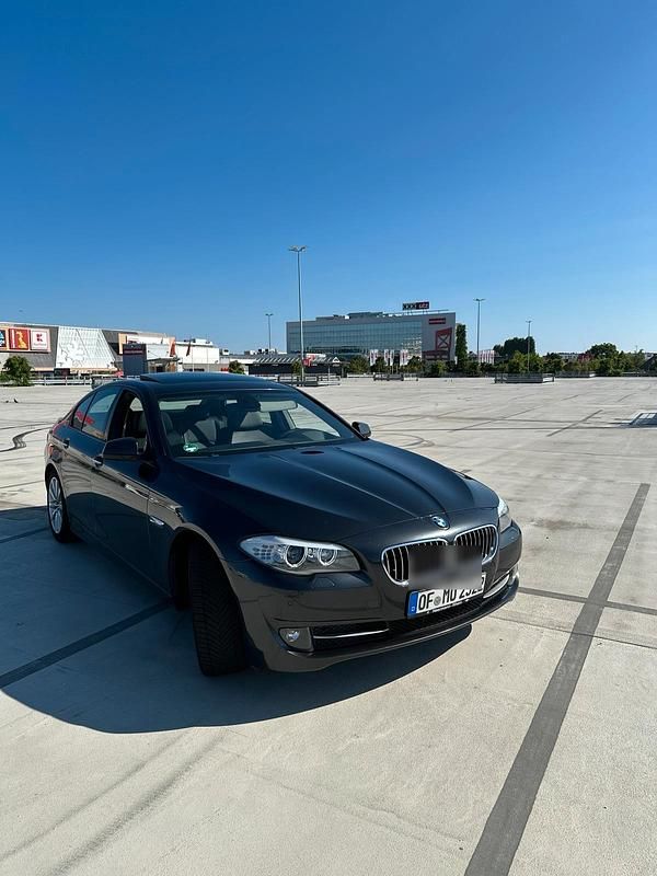 Gebraucht BMW 528 258 PS (189 kW) 2010 Grau Limousine