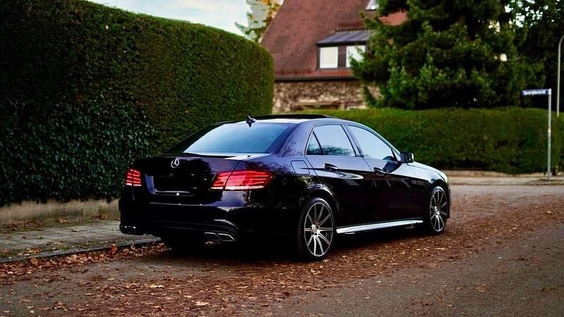 Gebraucht Mercedes E500 AMG 408 PS (300 kW) 2013 Schwarz Limousine