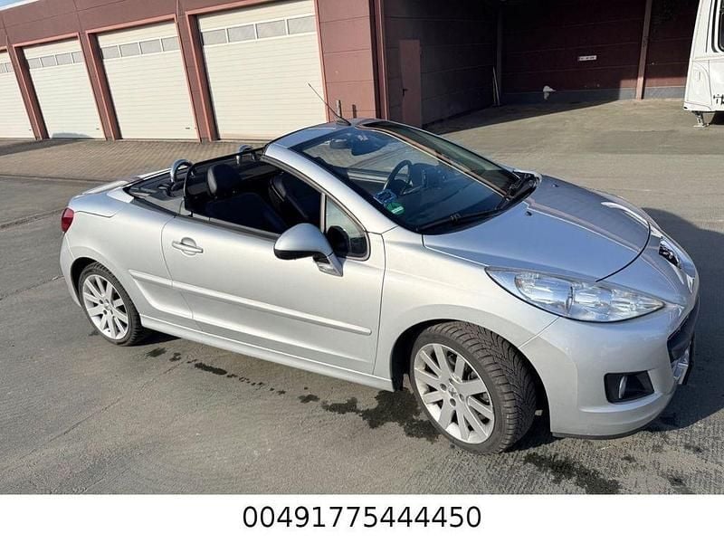 Gebraucht Peugeot 207 CC Platinum 111 PS (81 kW) 2011 Silber Cabrio