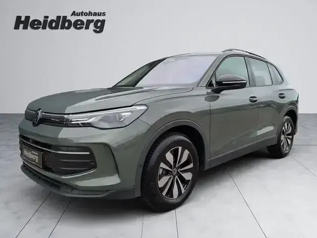 Gebraucht VW Tiguan Goal 150 PS (110 kW) 2025 Grün SUV