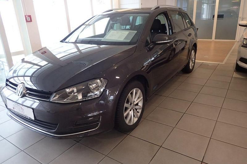 Gebraucht VW Golf VII LOUNGE 110 PS (80 kW) 2015 Grau Kombi