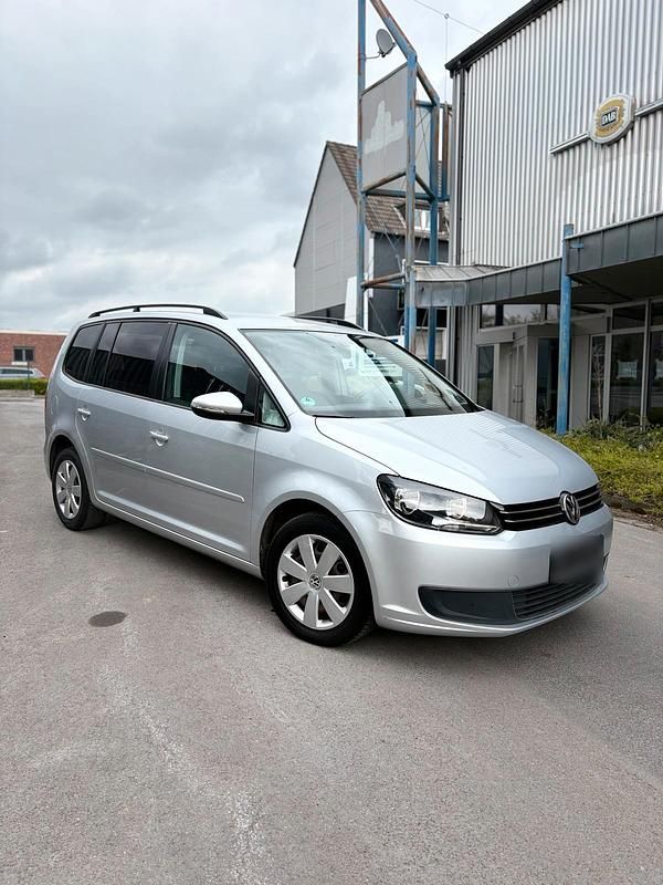 Gebraucht VW Touran 140 PS (102 kW) 2014 Silber Van / Kleinbus