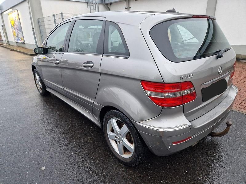 Używany Mercedes B200 136 KM (100 kW) 2007 Szary Minivan
