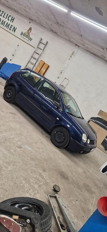 Blau Gebraucht 2002 VW Polo Kleinwagen | 400 € (Superpreis) - Bild 1/4