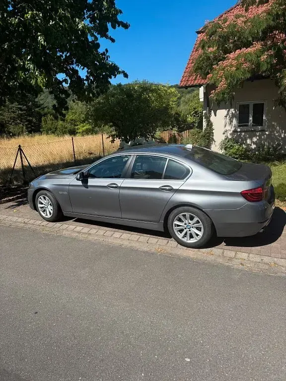 Gebraucht BMW 528 245 PS (180 kW) 2014 Grau Limousine