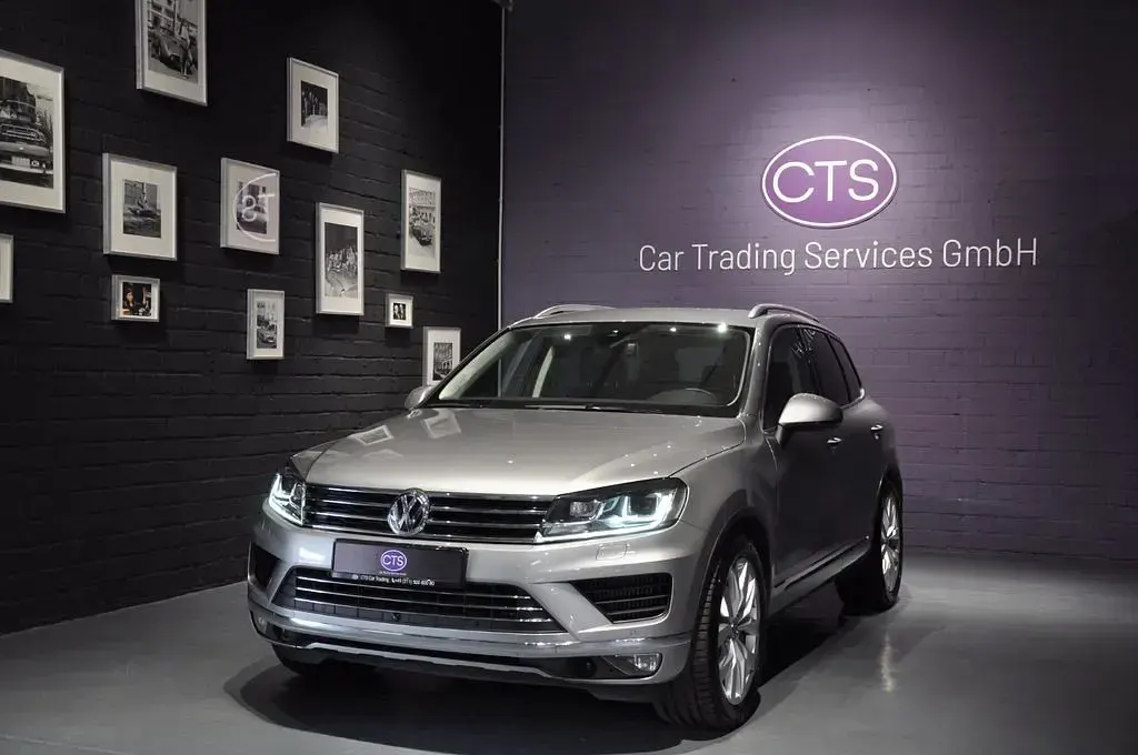 Gebraucht VW Touareg 262 PS (192 kW) 2015 Tungsten silver SUV