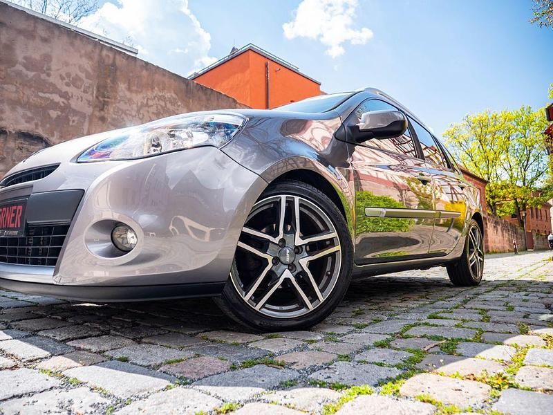 Brugt Renault Clio II Dynamique 101 HK (74 kW) 2011 Grå Sedan