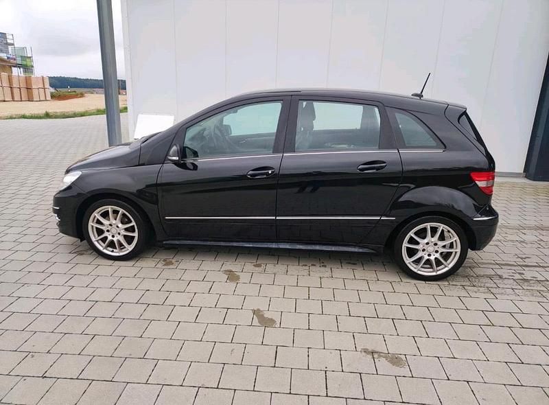Schwarz Gebraucht 2011 Mercedes B180 Sport Van / Kleinbus | 3.500 € (Guter Preis) - Bild 1/4
