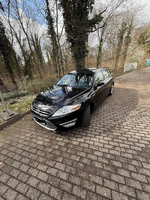 Używany Ford Mondeo 2014 Czarny Sedan/Limuzyna