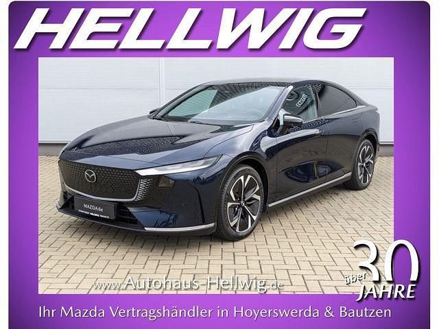 Deep crystal blue metallic Neu 2025 Mazda 6e Takumi-Line Limousine | 39.780 € - Bild 1/4