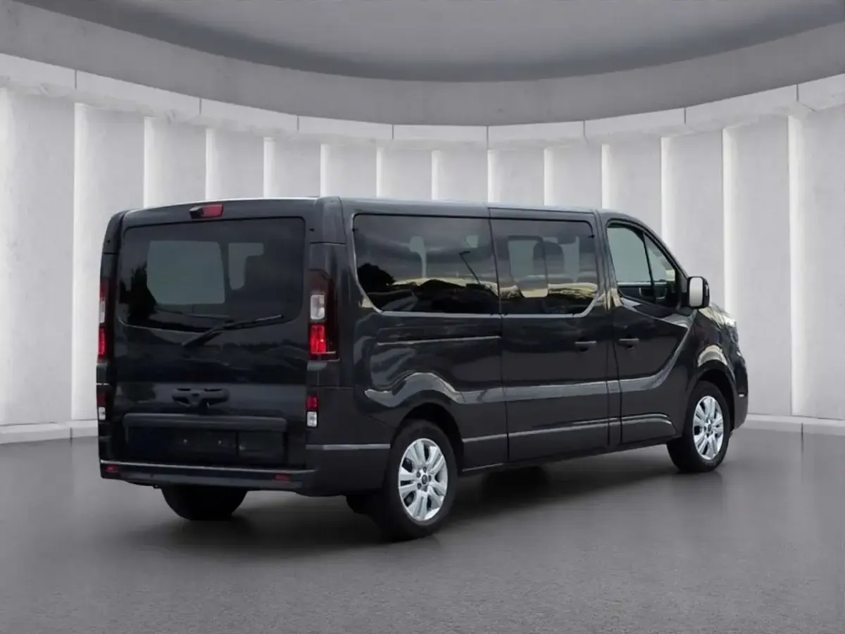 Gebraucht Nissan Primastar Tekna 170 PS (125 kW) 2025 Grau Van / Kleinbus