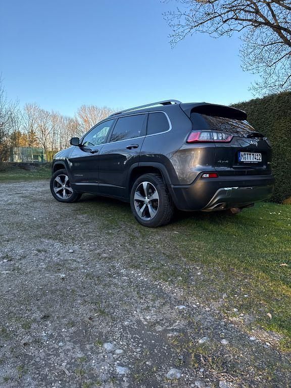 Occasion Jeep Cherokee Limited 194 ch (142 kW) 2019 Gris SUV