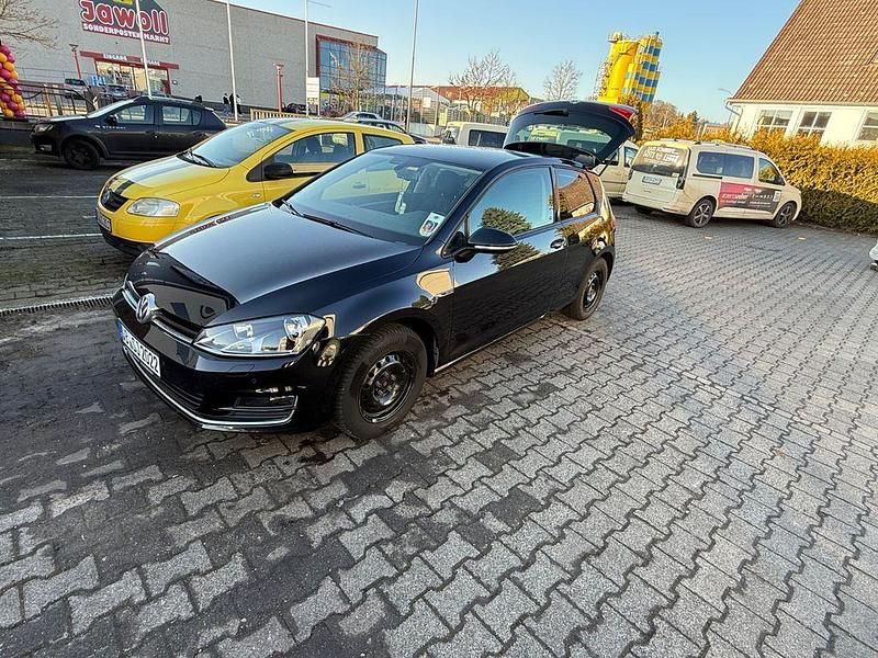 Gebraucht VW Golf VII Allstar 110 PS (80 kW) 2015 Schwarz Limousine