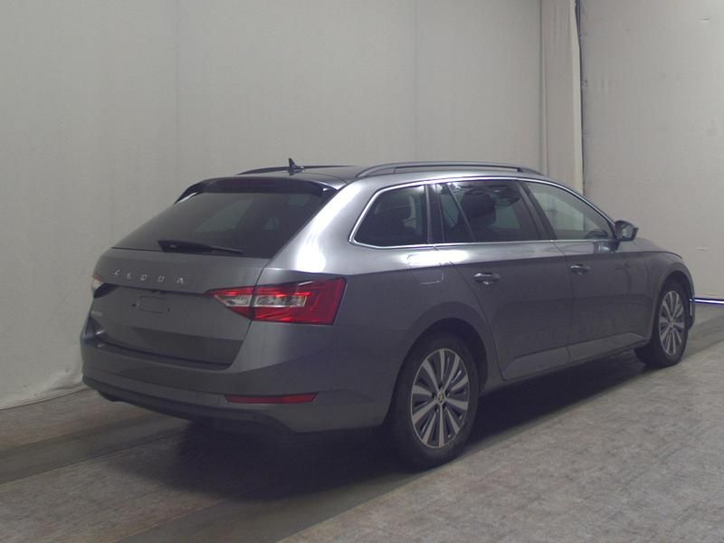 Gebraucht Skoda Superb Ambition 200 PS (147 kW) 2022 Graphitegrau metallic Kombi