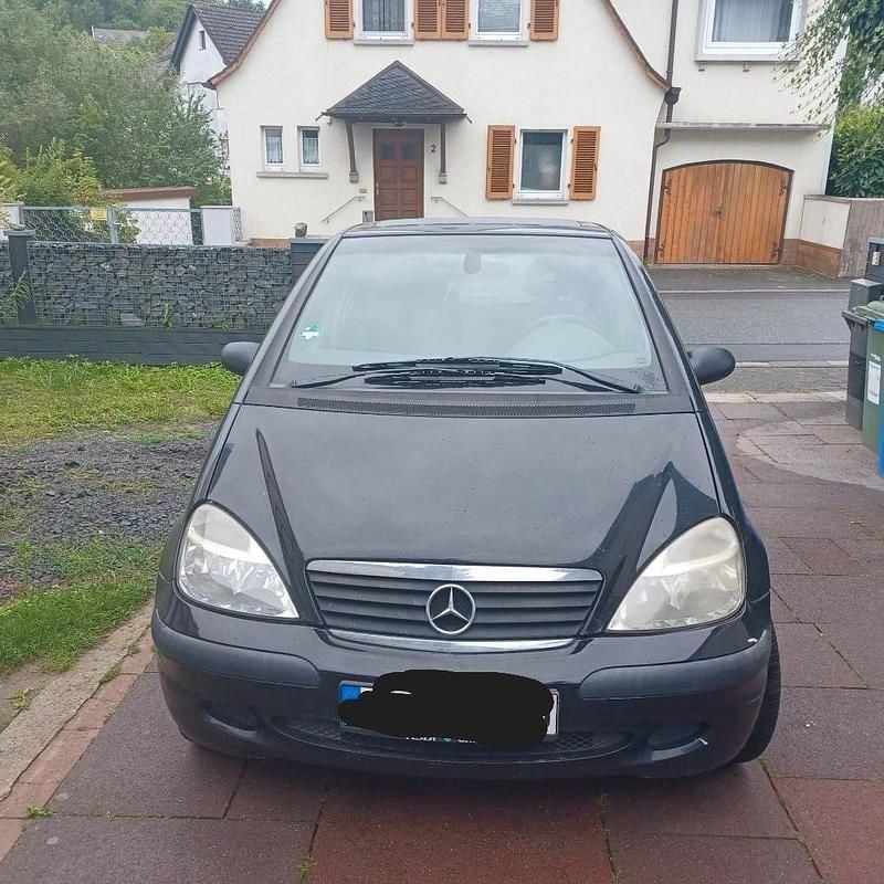 Schwarz Gebraucht 2002 Mercedes A170 Classic Kleinwagen | 1.300 € (Fairer Preis) - Bild 1/4