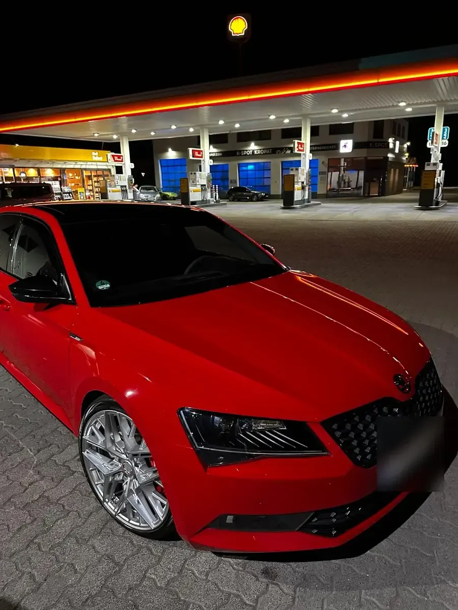 Gebraucht Skoda Superb SportLine 462 PS (339 kW) 2017 Rot Limousine