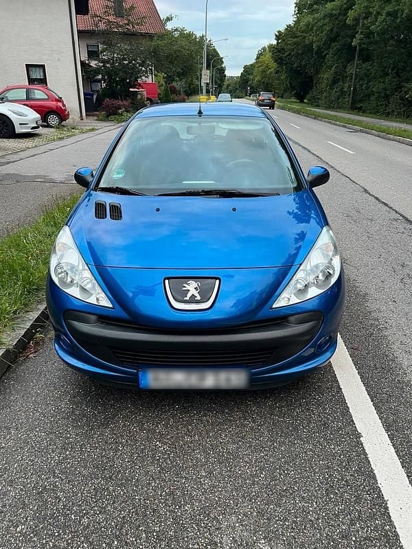 Blau Gebraucht 2011 Peugeot 206+ Kleinwagen | 1.690 € (Guter Preis) - Bild 1/4