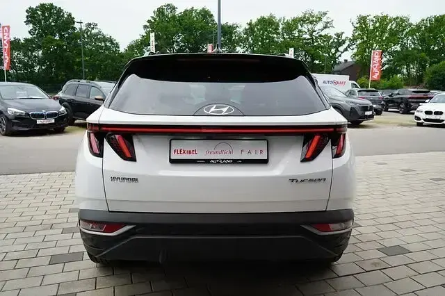 Gebraucht Hyundai Tucson Select 150 PS (110 kW) 2022 Weiß SUV