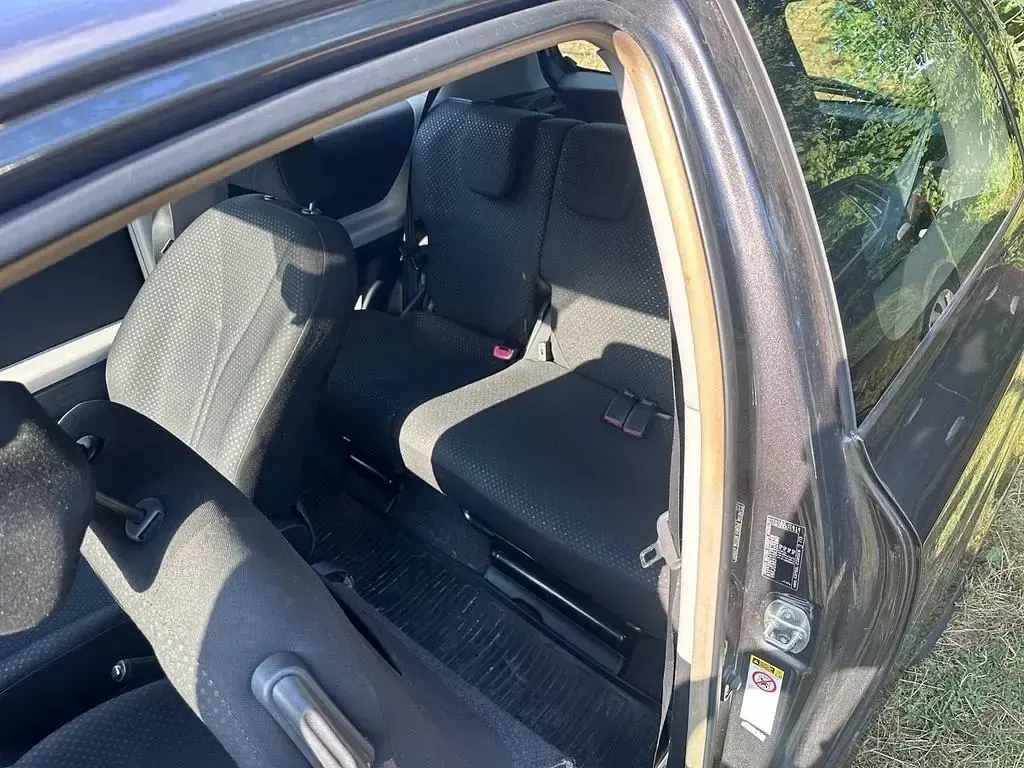Gebraucht Toyota Yaris 69 PS (50 kW) 2011 Schwarz Kleinwagen