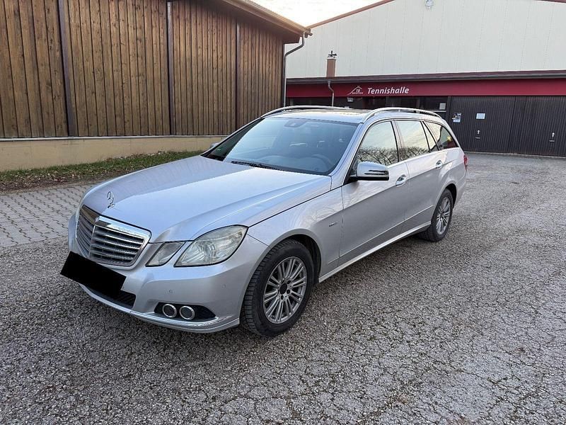 Gebraucht Mercedes E220 Elegance 170 PS (125 kW) 2009 Silber Kombi