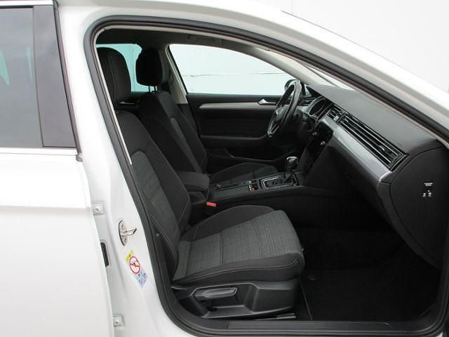 Gebraucht VW Passat Business 150 PS (110 kW) 2021 Weiß Kombi