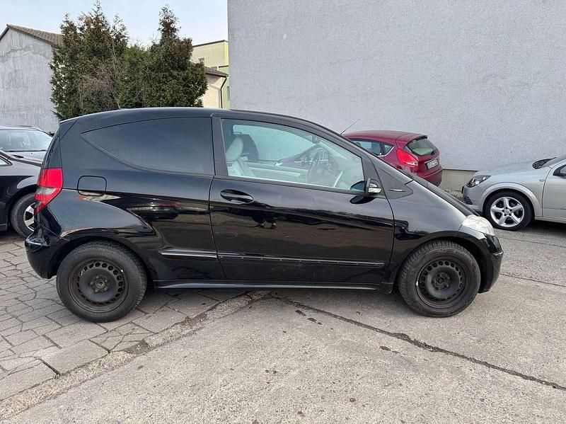 Gebraucht Mercedes A150 95 PS (69 kW) 2008 Kosmosschwarz  metalliclack Kleinwagen