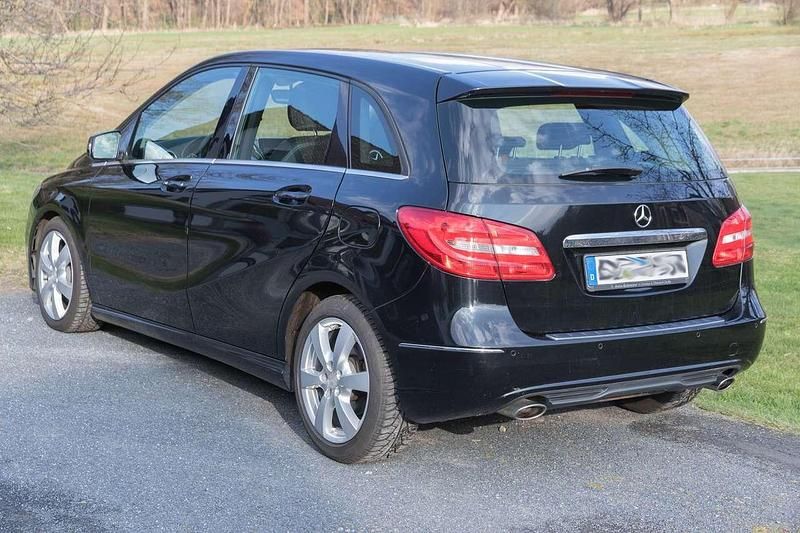 Gebraucht Mercedes B180 109 PS (80 kW) 2013 Schwarz Van / Kleinbus