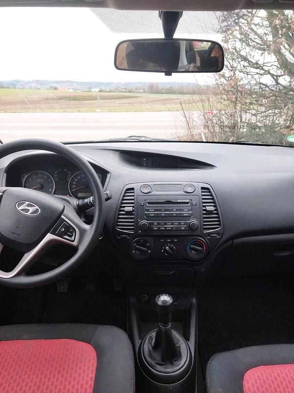 Gebraucht Hyundai i20 78 PS (57 kW) 2009 Schwarz Kleinwagen