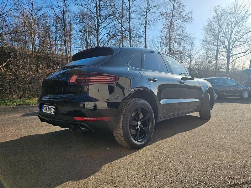Second-hand Porsche Macan S 258 CP (189 kW) 2017 Negru SUV