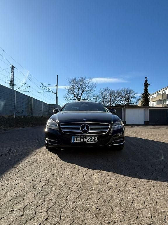 Gebraucht Mercedes CLS350 306 PS (225 kW) 2011 Schwarz Limousine