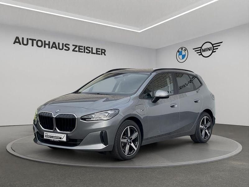 Gebraucht BMW 230e Active Tourer 150 PS (110 kW) 2023 Skyscraper grau Van / Kleinbus