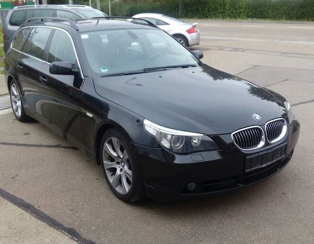 Gebraucht BMW 530 231 PS (169 kW) 2010 Schwarz metallic Kombi