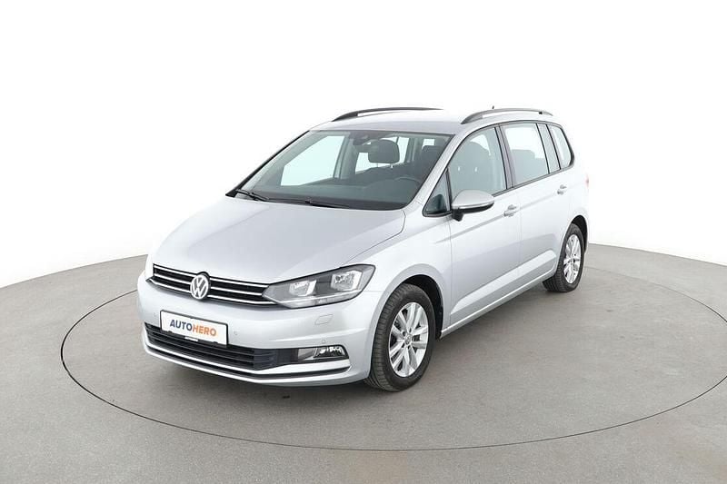 Grau Gebraucht 2017 VW Touran Comfortline Van / Kleinbus | 19.930 € (Guter Preis) - Bild 1/3