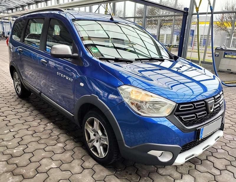 Gebraucht Dacia Lodgy Stepway 131 PS (96 kW) 2020 Blau Van / Kleinbus