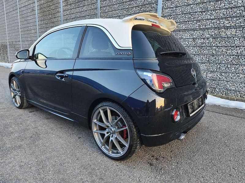 Gebraucht Opel Adam S 150 PS (110 kW) 2016 Schwarz / weiß Kleinwagen